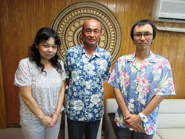 (左より)中西シニアボランティア・坂井大使・永田隊員