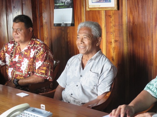 スピーチを行うガンギアン州知事