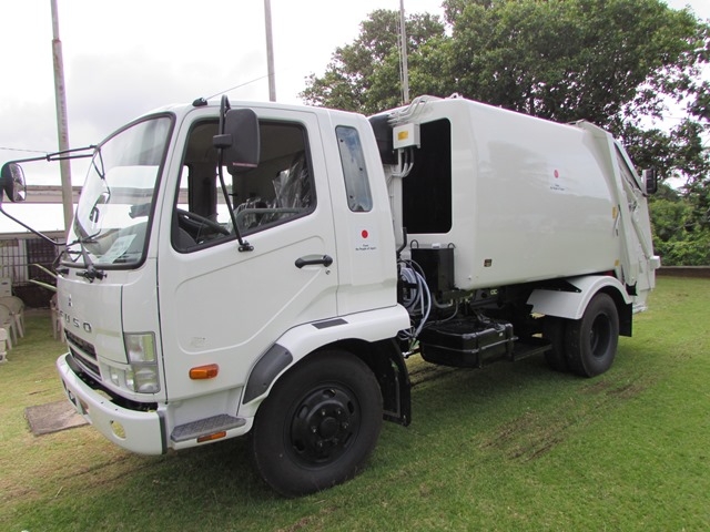 供与されたごみ収集車