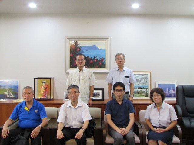 （上段左から）堀江大使、柴田JICA支所長 （下段左から）郷司山SV、石原SV、吉田SV、伊東SV