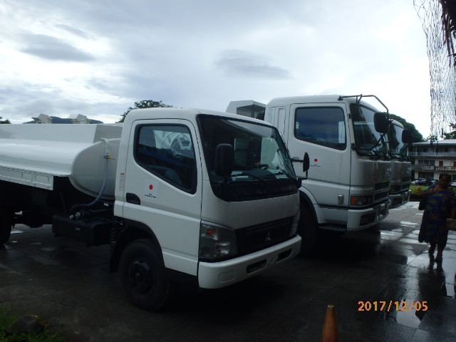 タンクローリー
