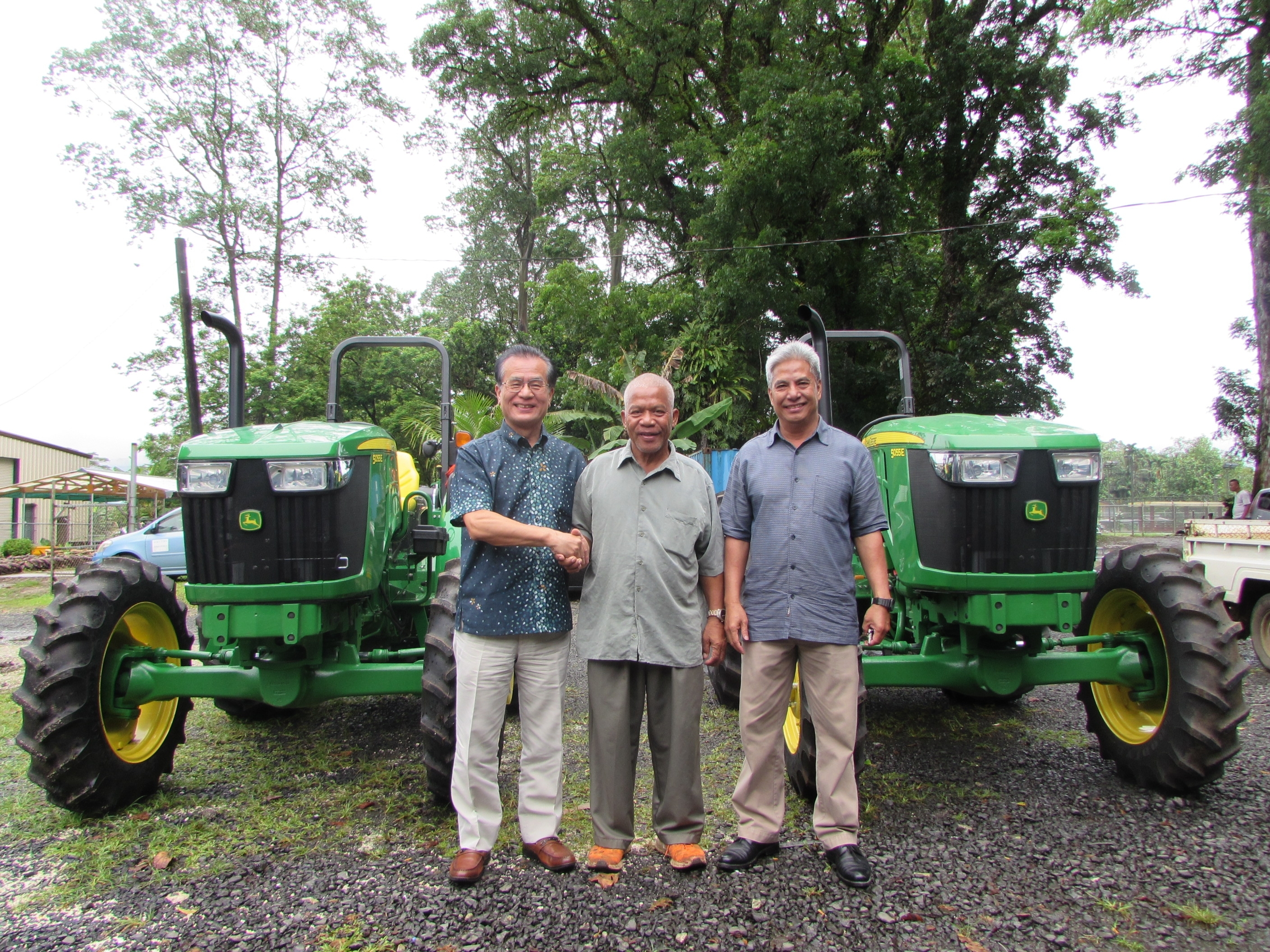 (From left) Ambassador Horie, Agriculture Chief Adelino, Governor Peterson