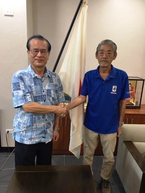 (写真左から,堀江 良一大使,井上 潔JAMS 現地プロジェクト代表)