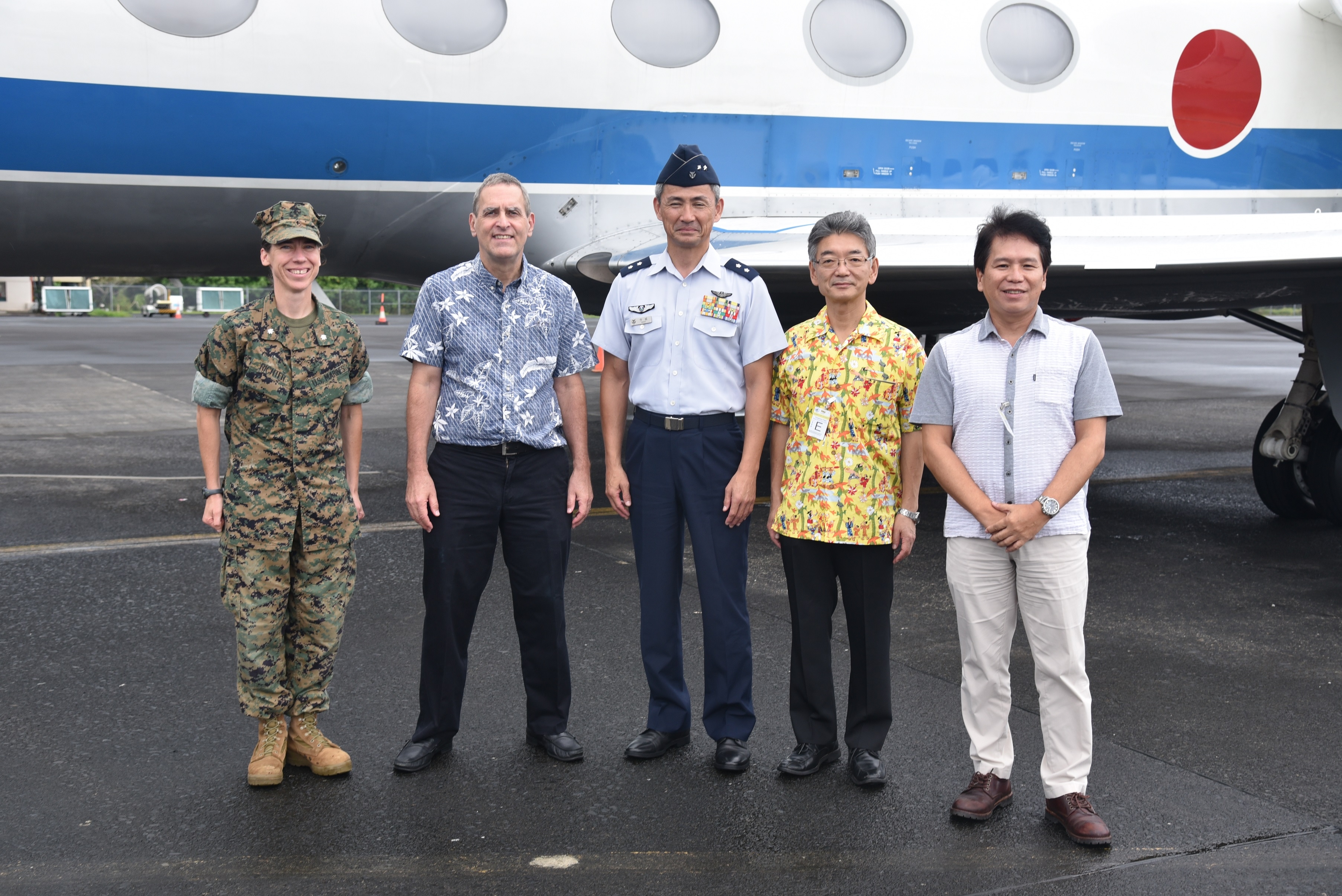 From the left, Ms. Richter U.S. Defense Attaché, H.E. Mr. Riley, Ambassador of the U.S.A, Major General Imaki, H.E. Mr, Sobashima, Ambassador designate of Japan, Mr. Sugiyama, Deputy Chief of Mission of the Embassy of Japan.